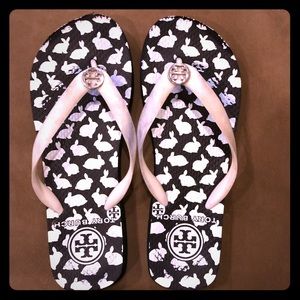 Tory Burch black and white flip flops
